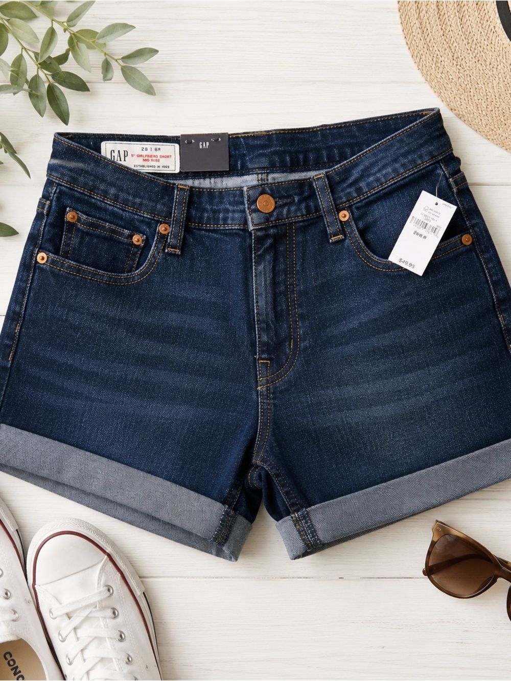 GAP Girlfriend 5" Denim Shorts Mid Rise Relaxed Fit Low Stretch NWT Size 28